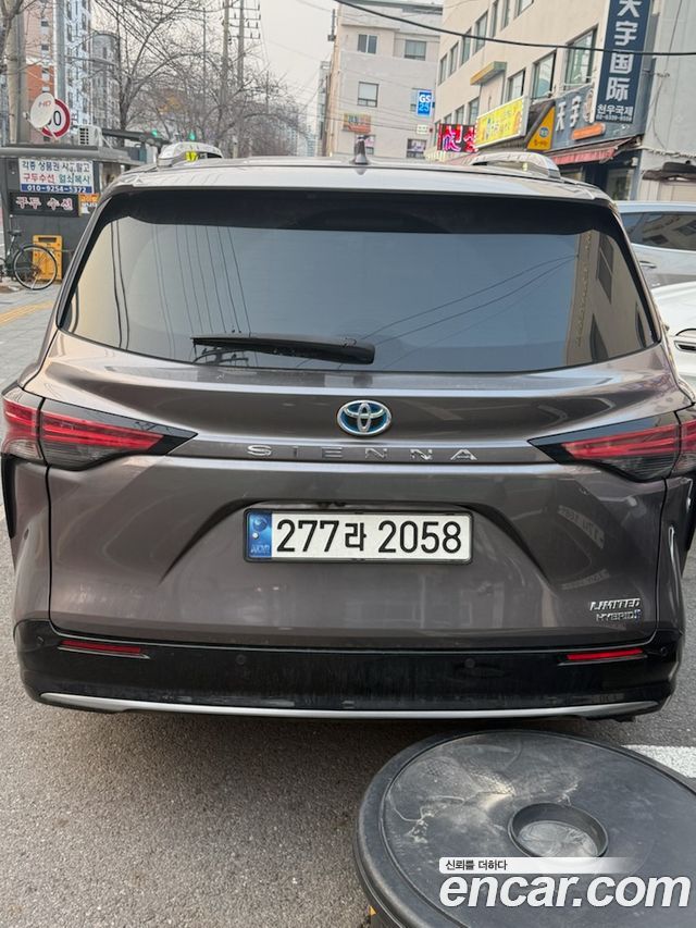 Toyota Sienna 2.5 Hybrid AWD — пробег 81 756 км — фото 4 из 5