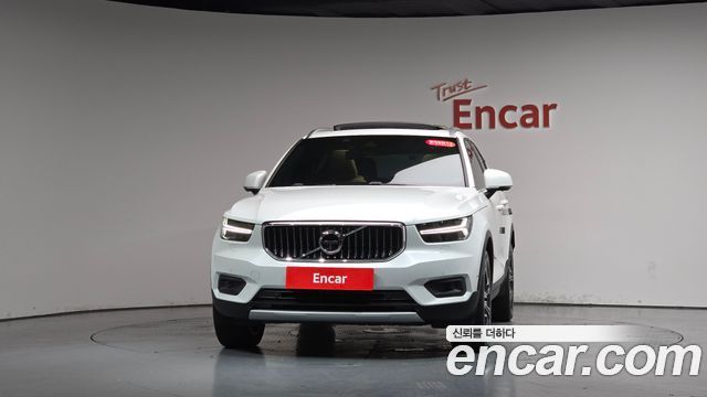 Volvo XC40 T4 Inscription — пробег 74 985 км — фото 3 из 5
