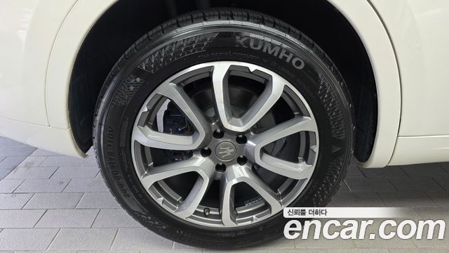 Maserati Levante из Кореи Encar
