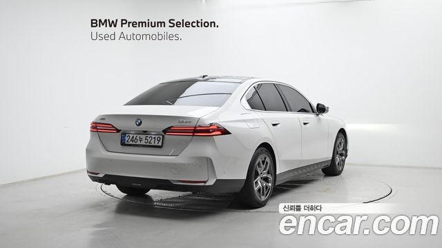 BMW 5-Series 530i xDrive — пробег 35 941 км — фото 2 из 5