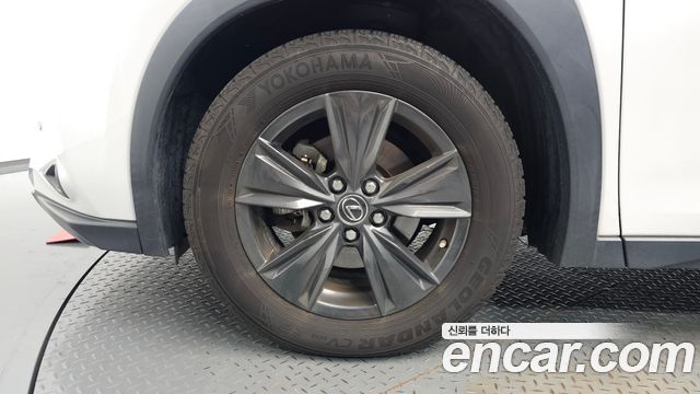 Lexus UX из Кореи Encar