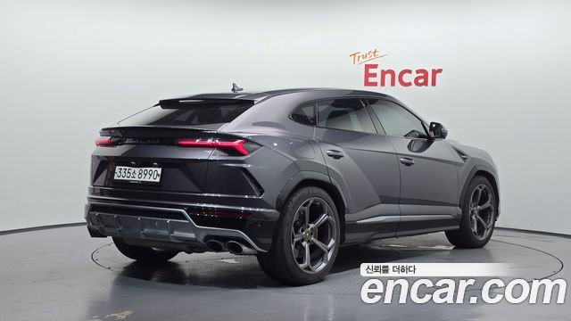 Lamborghini Urus из Кореи Encar