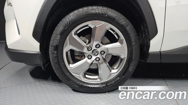 Toyota RAV4 2.5 4WD Hybrid — пробег 132 628 км — фото 5 из 5