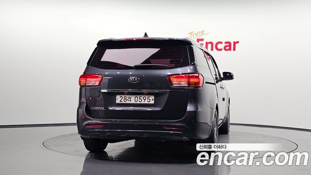 Kia Carnival из Кореи Encar