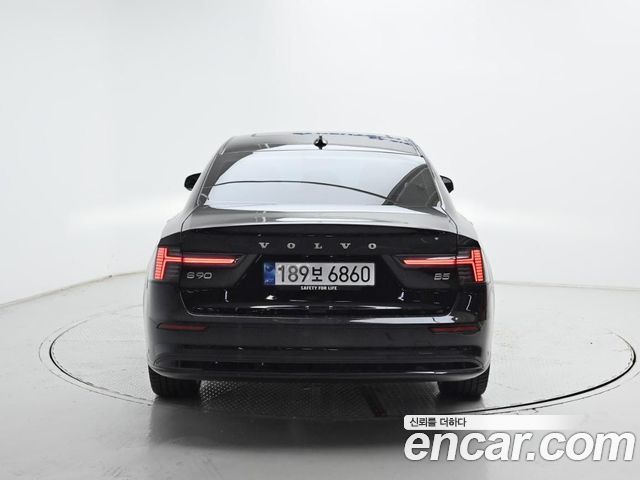 Volvo S90 B5 Ultra Bright Air sus — пробег 213 км — фото 4 из 5