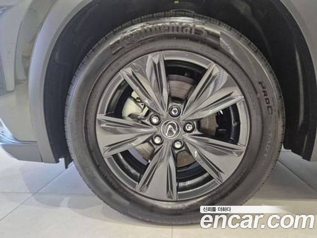 Lexus UX 2.0 2WD — пробег 5 017 км — фото 5 из 5