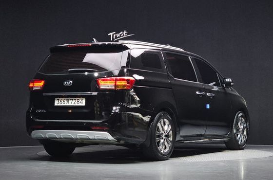 Kia Carnival 9-seater Prestige — пробег 233 595 км — фото 2 из 5