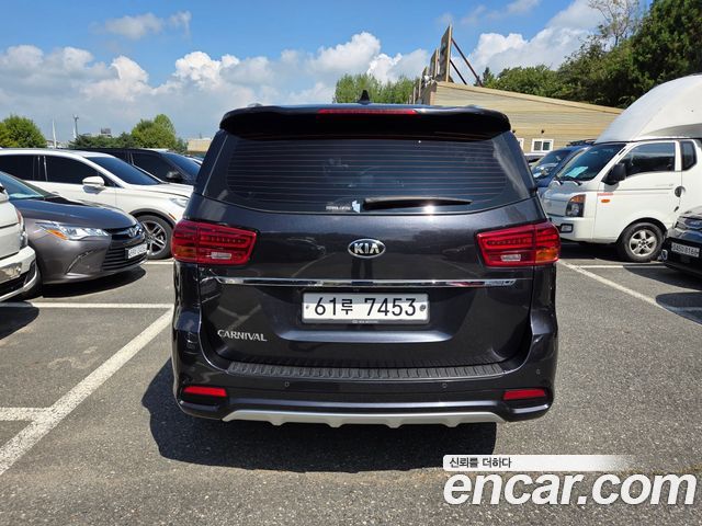 Kia Carnival из Кореи Encar