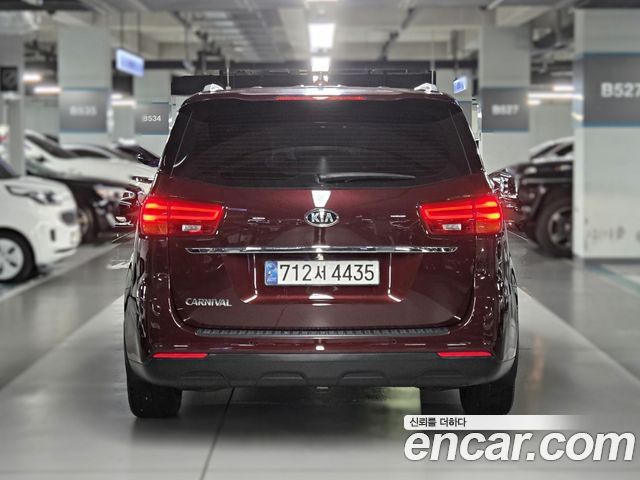 Kia Carnival из Кореи Encar
