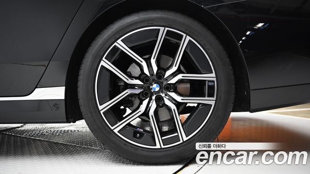 BMW 7-Series 740i xDrive M Sport — пробег 11 762 км — фото 5 из 5