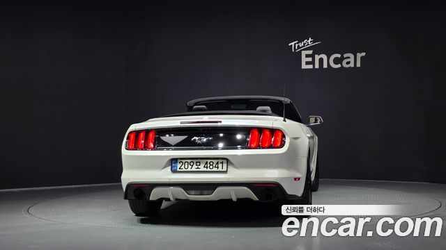 Ford Mustang Convertible — пробег 130 718 км — фото 4 из 5