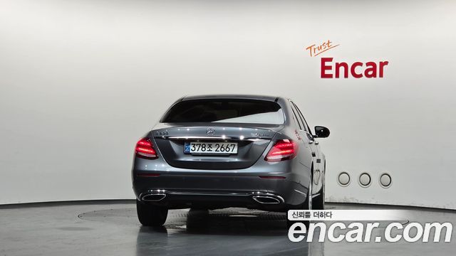 Mercedes-Benz E-Class E300 4MATIC Exclusive — пробег 125 348 км — фото 4 из 5