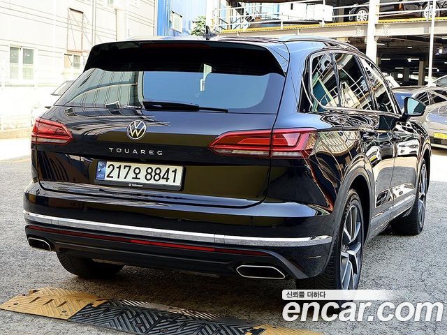 Volkswagen Touareg 3.0 TDI Prestige — пробег 191 000 км — фото 4 из 5