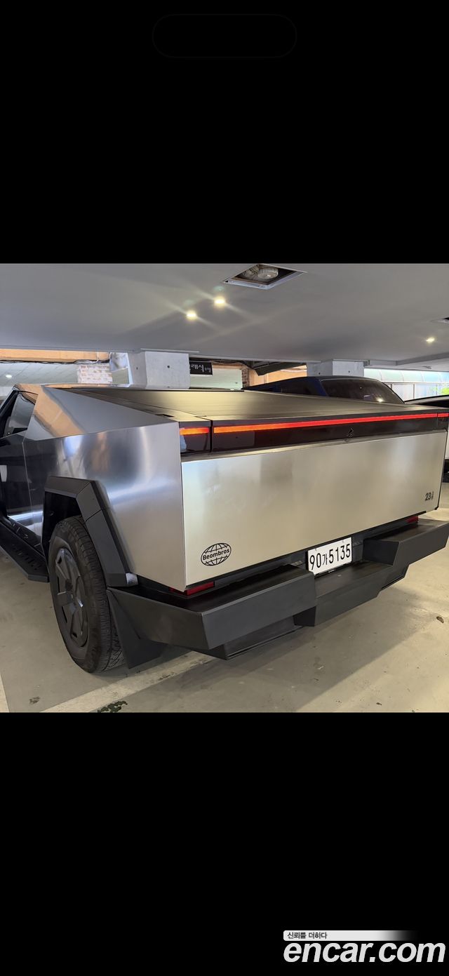 Tesla Cybertruck AWD — пробег 23 000 км — фото 5 из 5