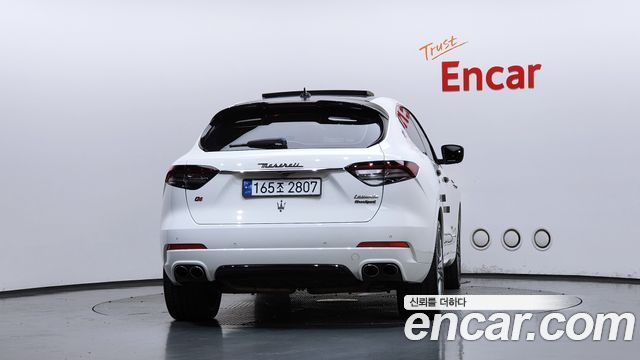 Maserati Levante из Кореи Encar