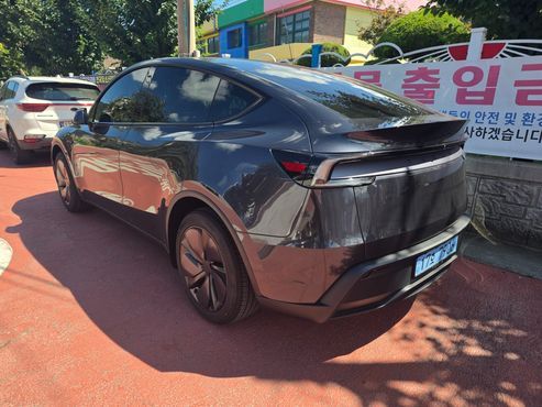 Tesla Model Y RWD — пробег 800 км — фото 2 из 5