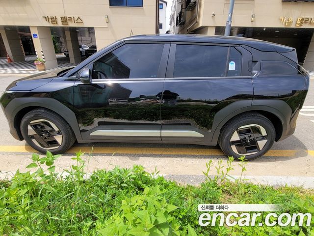 Kia EV3 Standard 2WD Air — пробег 11 000 км — фото 4 из 5