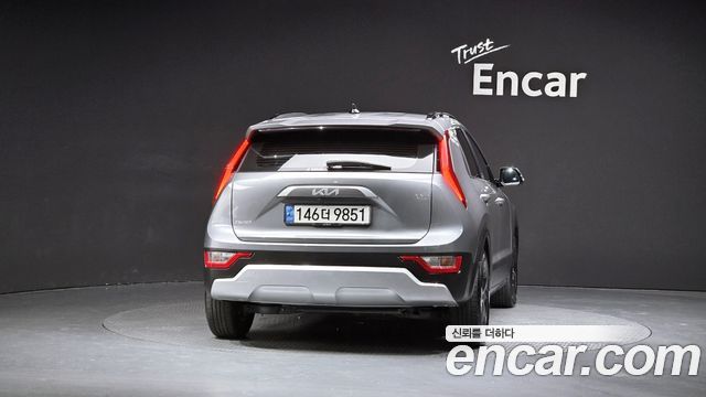 Kia Niro Prestige — пробег 184 604 км — фото 4 из 5
