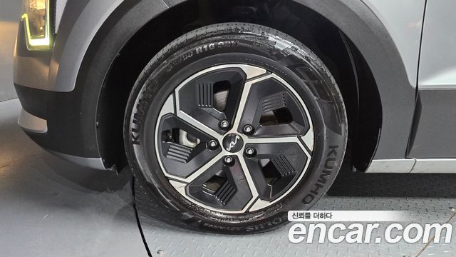 Kia Niro Prestige — пробег 184 604 км — фото 5 из 5