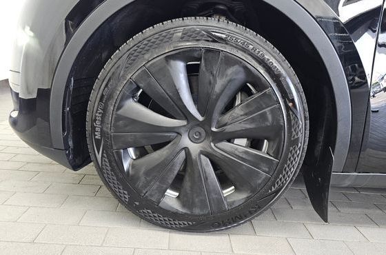 Tesla Model Y RWD — пробег 32 230 км — фото 5 из 5
