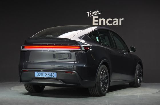 Tesla Model Y L Long Range AWD — пробег 69 км — фото 2 из 5