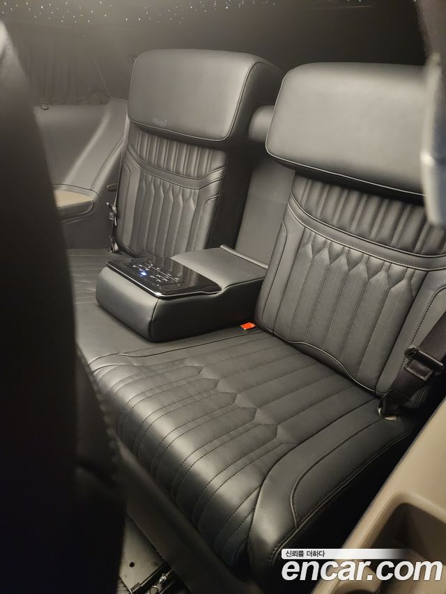 Kia Carnival Gasoline 9-Seater Hi Limousine (7-seater Limousine(Special vehicle) — пробег 28 000 км — фото 2 из 5