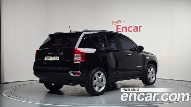 Jeep Compass 2.4 Limited 1st — пробег 32 192 км — фото 2 из 5