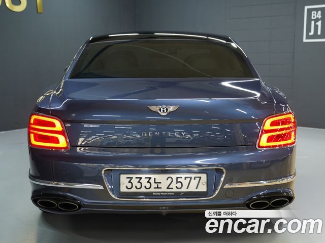 Bentley Flying Spur 4.0 — пробег 10 990 км — фото 5 из 5