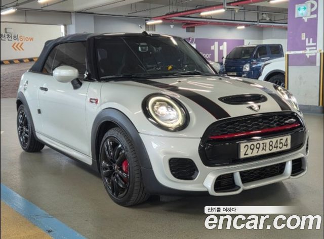 Mini Cooper Convertible JCW 3rd — пробег 56 731 км — фото 1 из 5