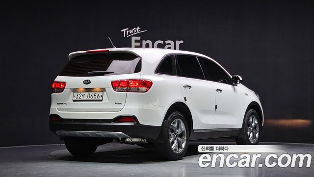 Kia Sorento Diesel 2.0 2WD Luxury — пробег 118 751 км — фото 2 из 5