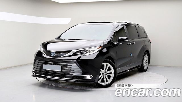 Toyota Sienna 2.5 Hybrid 2WD — пробег 48 589 км — фото 1 из 5