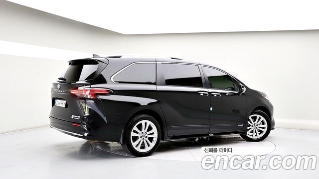 Toyota Sienna 2.5 Hybrid 2WD — пробег 48 589 км — фото 4 из 5