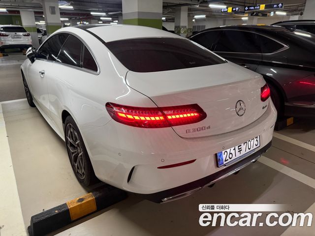 Mercedes-Benz E-Class E300d 4MATIC Coupe — пробег 6 000 км — фото 4 из 5