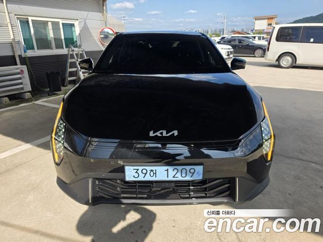 Kia EV4 Long Range 2WD Earth — пробег 4 436 км — фото 3 из 5