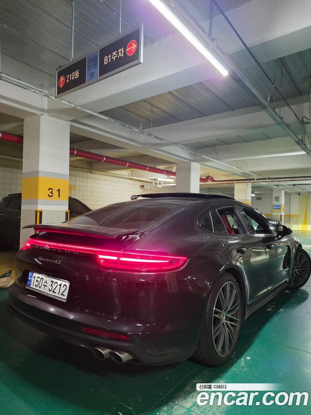 Porsche Panamera 3.0 — пробег 66 500 км — фото 3 из 5