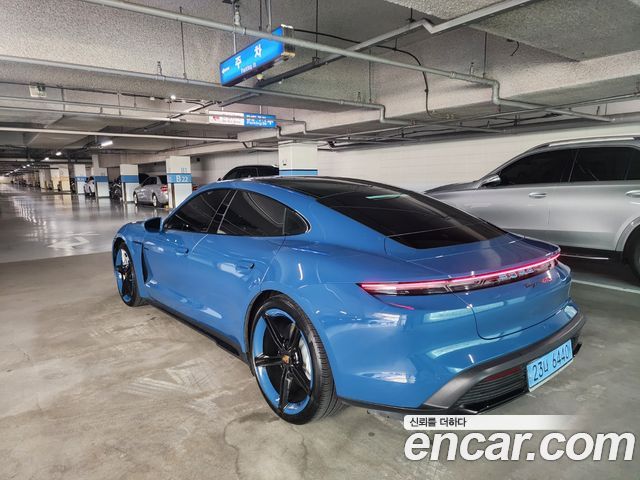 Porsche Taycan GTS — пробег 22 900 км — фото 2 из 5