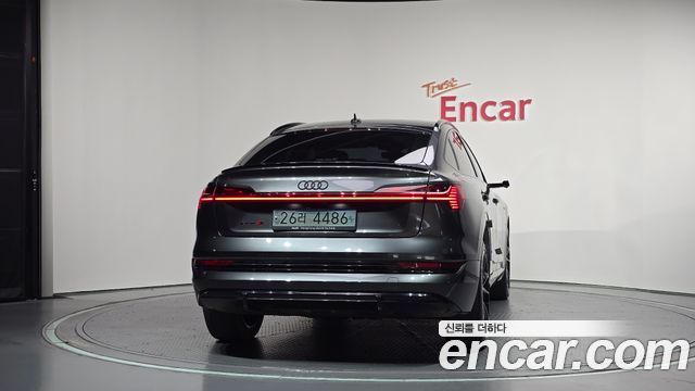 Audi e-tron из Кореи Encar