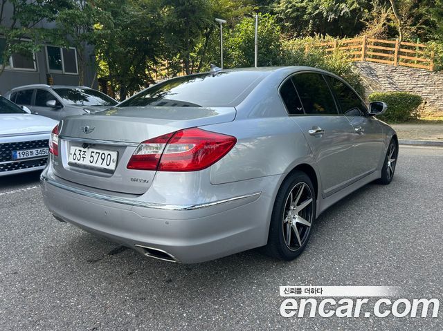Hyundai Genesis из Кореи Encar