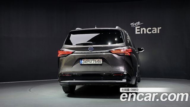 Toyota Sienna 2.5 Hybrid 2WD — пробег 58 866 км — фото 4 из 5