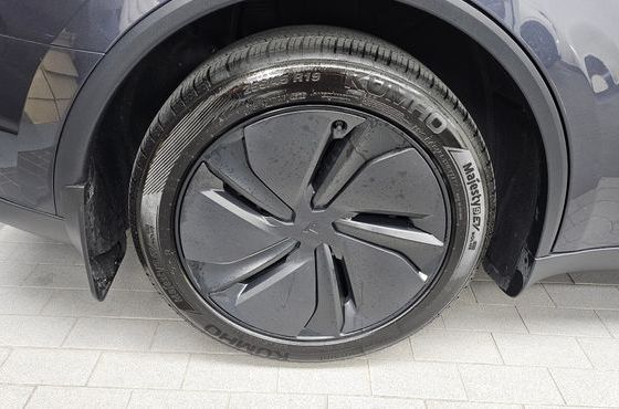 Tesla Model Y Premium RWD — пробег 12 229 км — фото 5 из 5