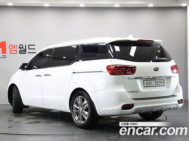 Kia Carnival из Кореи Encar