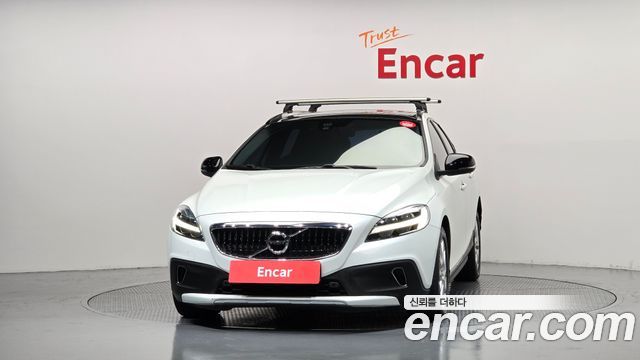 Volvo V40 D3 — пробег 76 009 км — фото 3 из 5