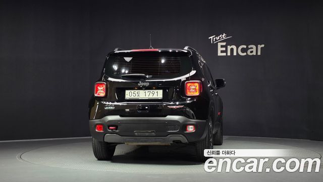 Jeep Renegade 2.0 Diesel Tailhawk AWD — пробег 90 849 км — фото 4 из 5