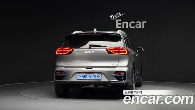 Kia Niro Prestige — пробег 88 617 км — фото 4 из 5