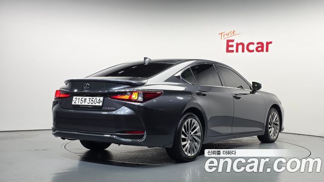 Lexus ES Luxury Plus — пробег 80 644 км — фото 2 из 5