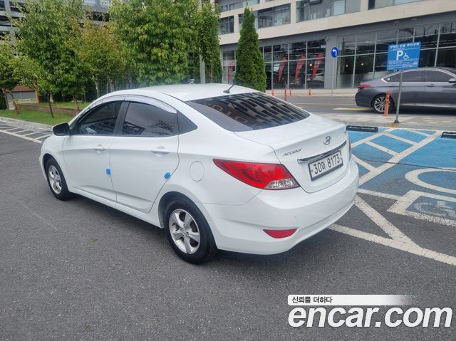 Hyundai Accent 1.4 VVT Premier — пробег 76 477 км — фото 4 из 5