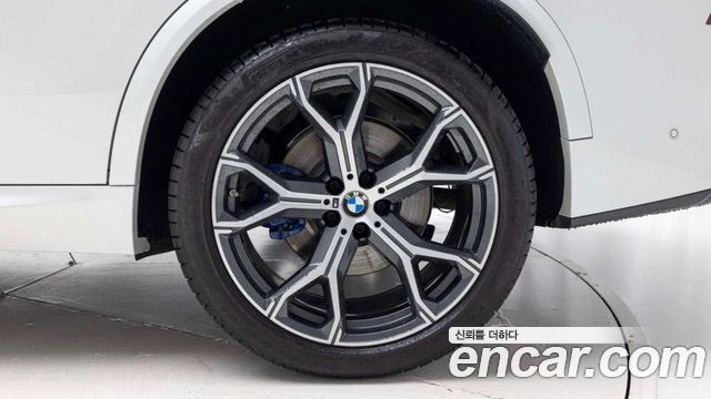 BMW X5 xDrive 40i M Sport — пробег 10 100 км — фото 5 из 5