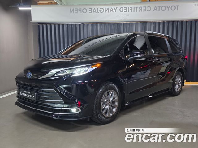 Toyota Sienna 2.5 Hybrid AWD — пробег 8 846 км — фото 1 из 5