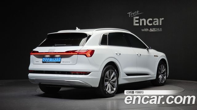 Audi e-tron 55 Quattro — пробег 75 787 км — фото 2 из 5
