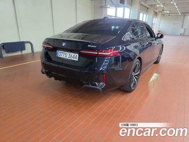 BMW 5-Series 530i xDrive M Sport — пробег 9 184 км — фото 3 из 5